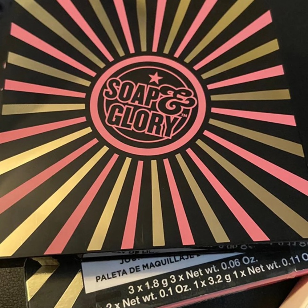 BNIB  palette